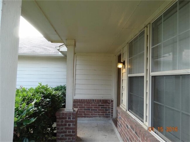 Building Photo - 6327 Hayman Dr