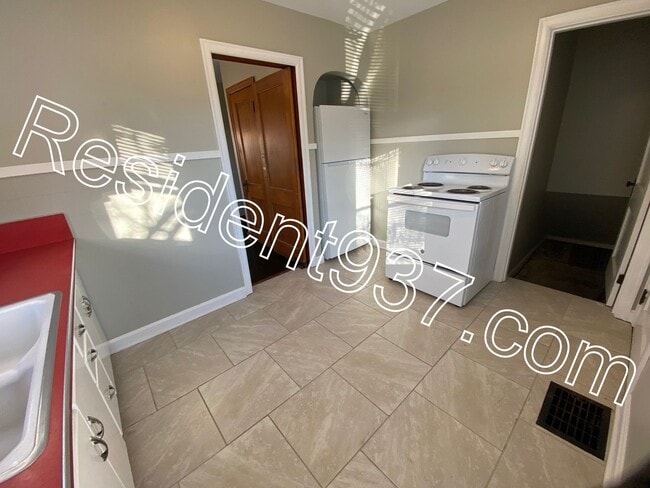 Building Photo - 2 Bed 1 bath home