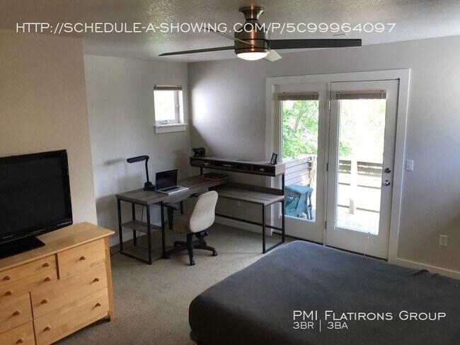 Building Photo - Spacious Indian Peaks Townhouse Close to L...