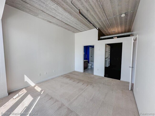 Building Photo - 101 Curry Ave