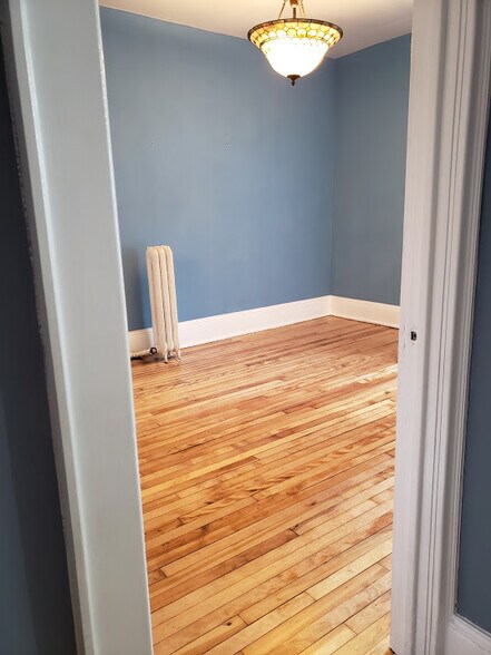 Bedroom - 343 E 19th St