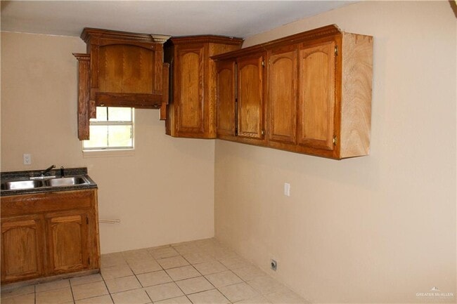 Building Photo - 13 Arboledas Dr