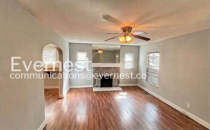 Building Photo - 1300 S Lyerly St