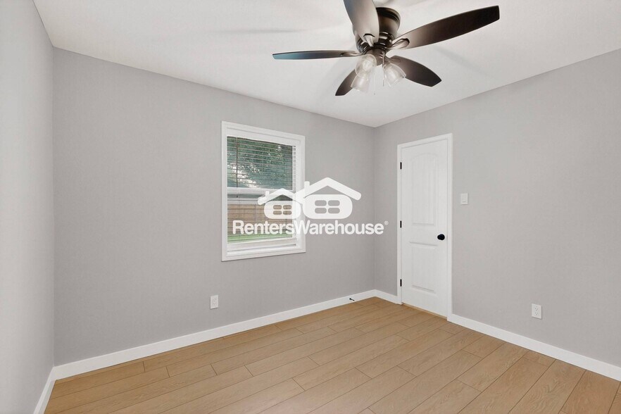 Building Photo - 7400 Echo Hill Dr