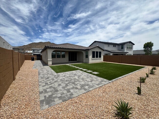 Building Photo - BRAND NEW HOME IN ALORAVITA IN PEORIA