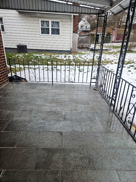 Building Photo - 106 Hayes Ave