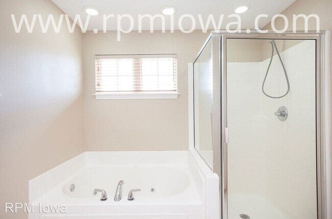 Building Photo - 4 br, 2.5 bath House - 6400 Stanmore Court