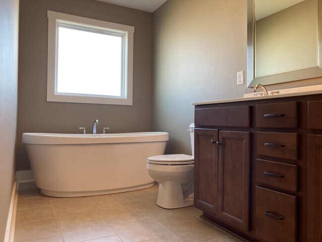 Building Photo - 2910 Gunsmoke Trail Way