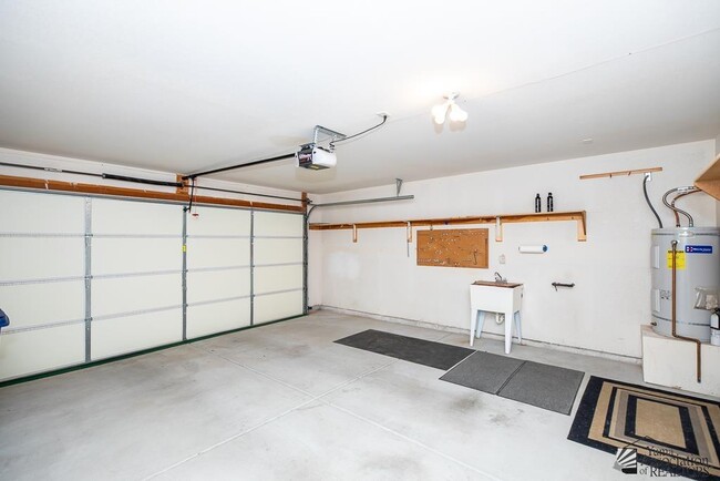 Building Photo - 4067 S Sunlight Way