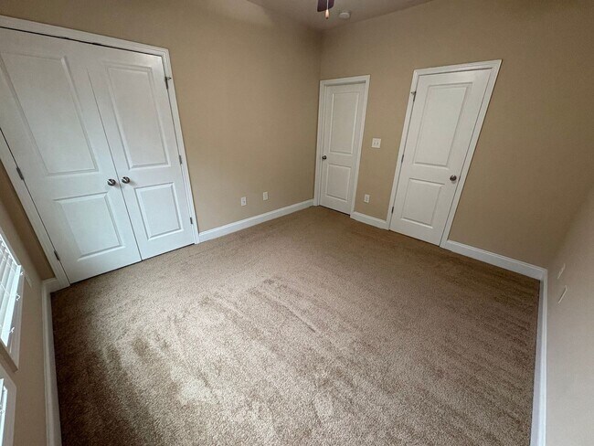 Building Photo - PRE-LEASING FOR AUGUST 6TH, 2026!