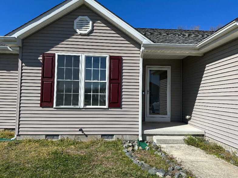 Building Photo - 18541 Eleanor Ln
