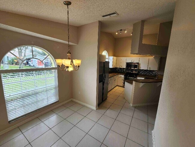 Building Photo - 7493 Briarbay Loop