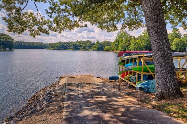 Building Photo - 98 Topsail Ct