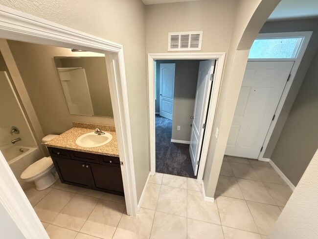 Building Photo - Fantastic 4 Bedroom, 2 Bathroom Home in New Smyrna Beach!!
