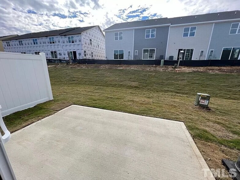 Building Photo - Room in Townhome on Thalweg Dr