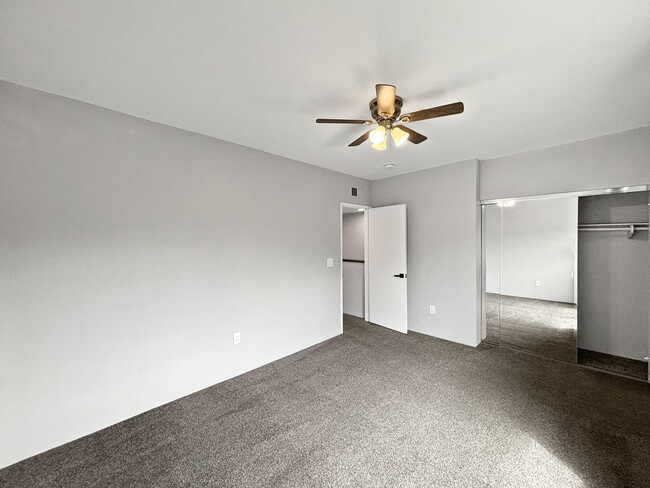 Building Photo - Beautiful 2B/2BA Condo in Mission Valley W...