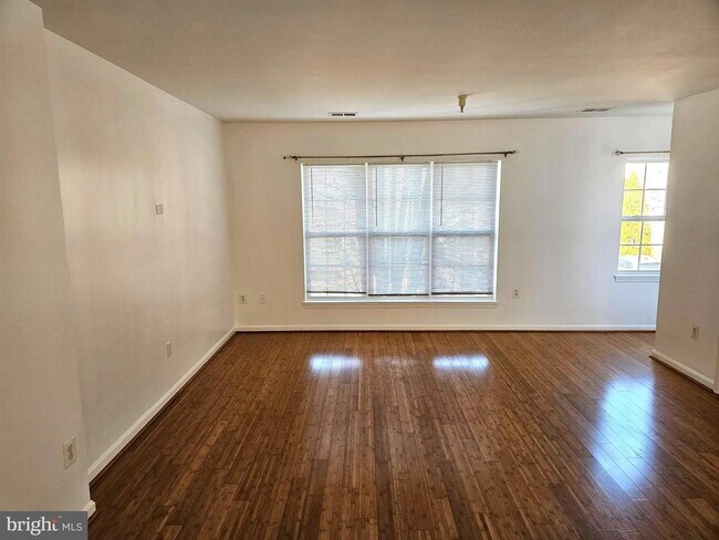 Building Photo - 19437 Rayfield Dr