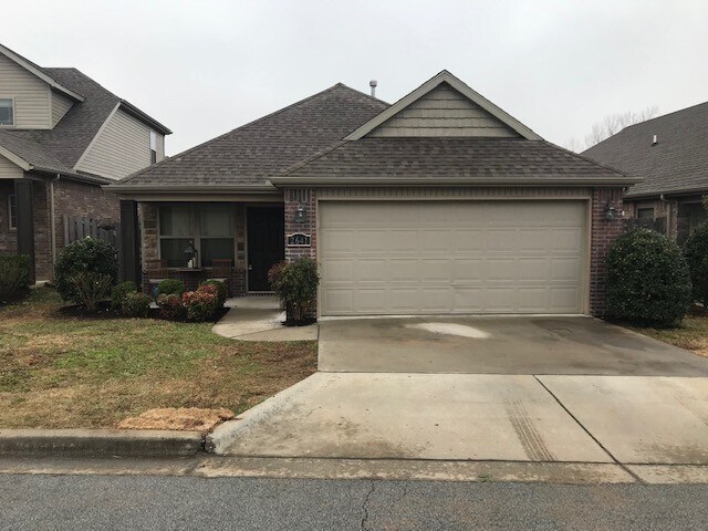 Primary Photo - Adorable 3 Bedroom w/ Excellent Location!