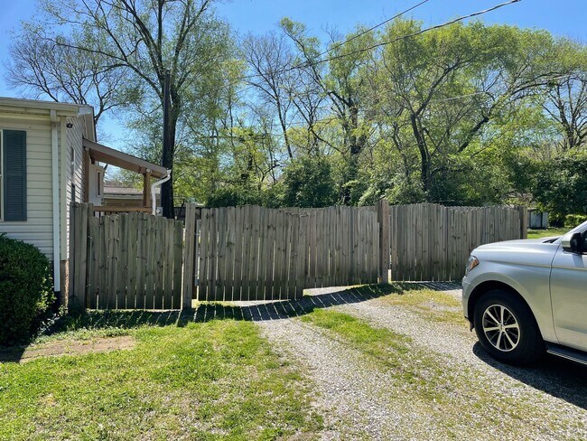 Building Photo - Nice three bedroom two bath modular home i...