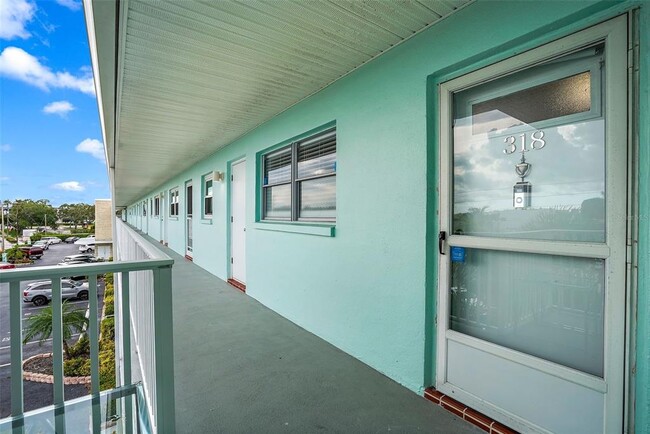 Building Photo - 1819 Shore Dr S