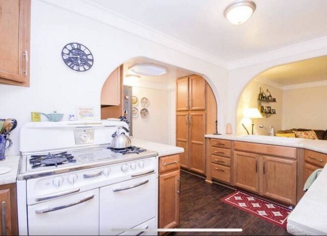 Building Photo - 3 bedroom in Santa Barbara CA 93110