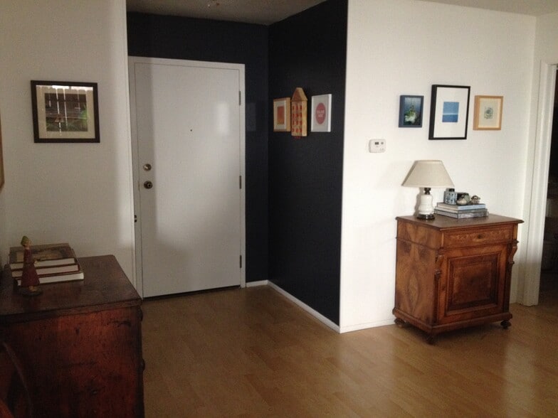 Entry - 266 S Madison Ave