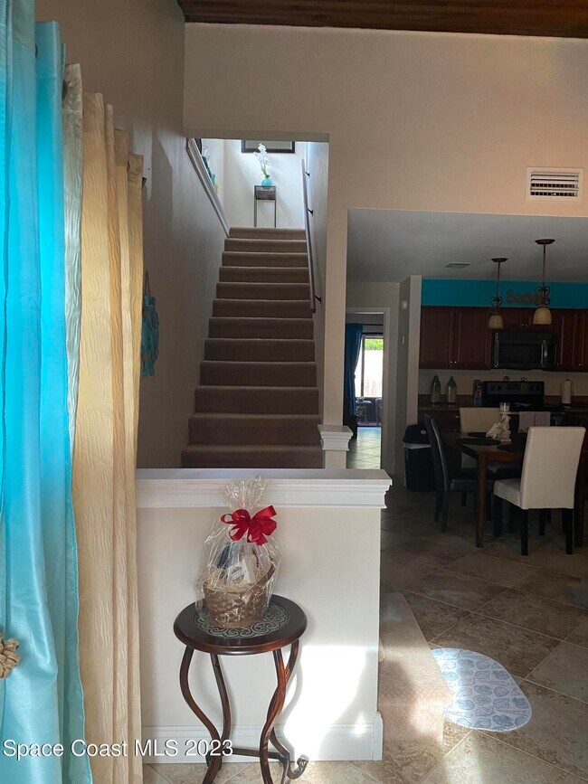 Building Photo - 8056 Sunset Ct