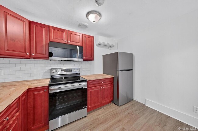 Building Photo - 34 Market St