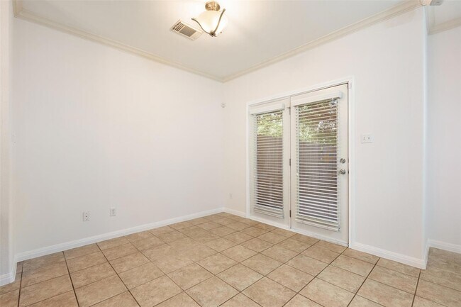 Building Photo - 1101 E Parmer Ln