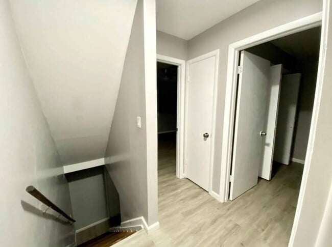 Building Photo - 120 Daniels Dr