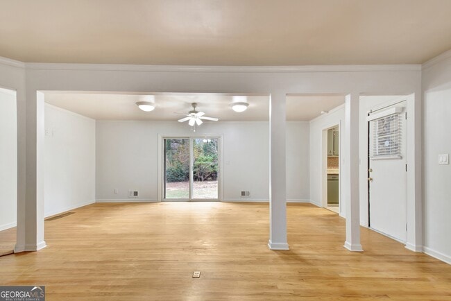 Building Photo - 500 Circle Dr