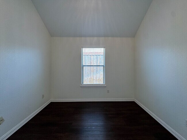 Building Photo - 44 Heron Dr