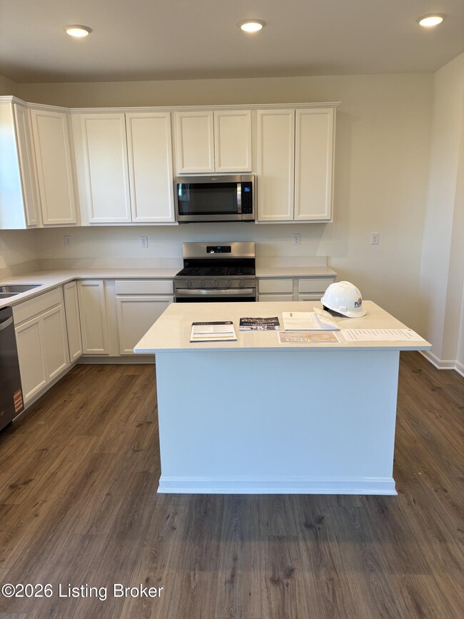 Building Photo - 6814 Oak Rock Dr