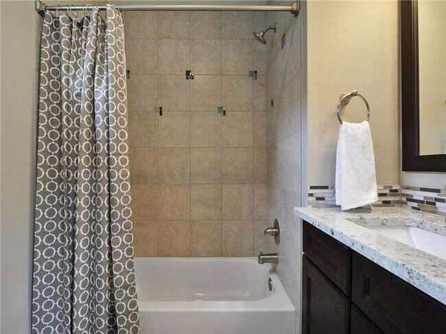 Building Photo - 5106 Caswell Ave