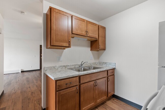 Building Photo - Kelly Street Villas