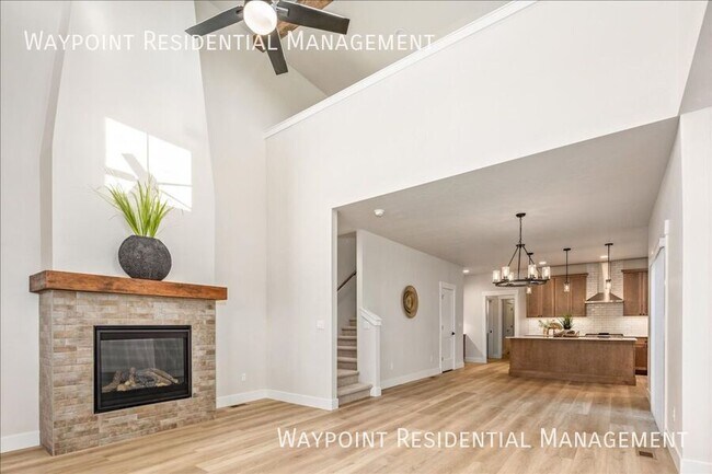 Building Photo - 1704 E Cutgrass Ln