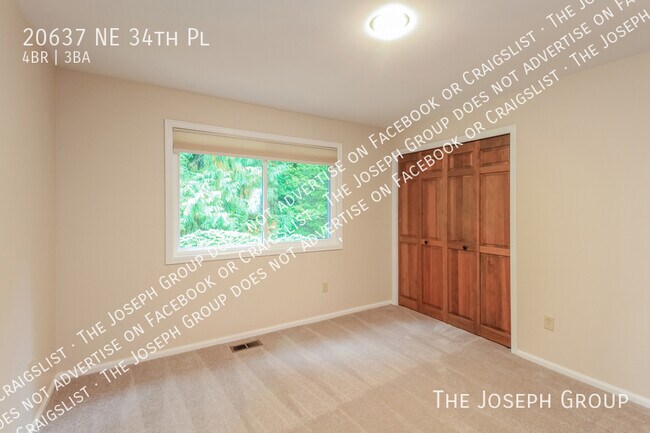 Building Photo - 20637 NE 34th Pl