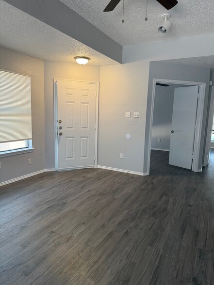 Building Photo - 310 Gregory Ln