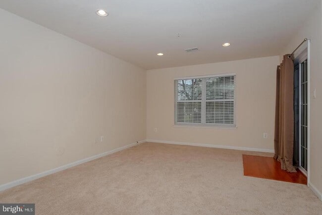 Building Photo - 7349 Mockingbird Cir