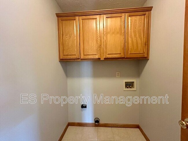 Building Photo - 5834 Blackley Ln