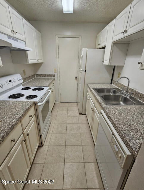 Building Photo - 3510 Sable Palm Ln
