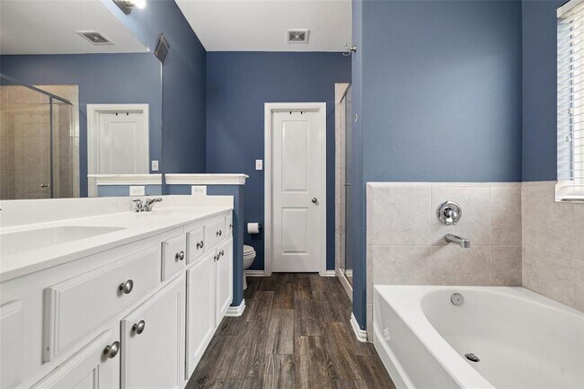 Building Photo - 3021 Wedgewood Bay Ct
