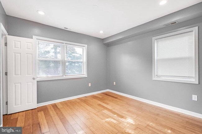 Building Photo - 529 59th St NE