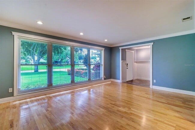 Building Photo - 2958 Meadow Wood Dr