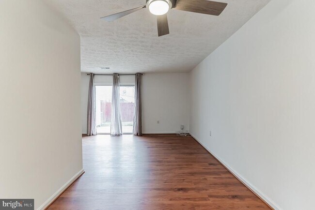 Building Photo - 10177 Irongate Way