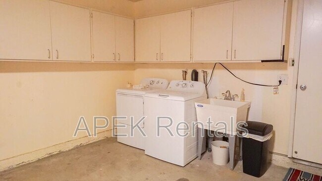 Building Photo - 68368 Calle Leon