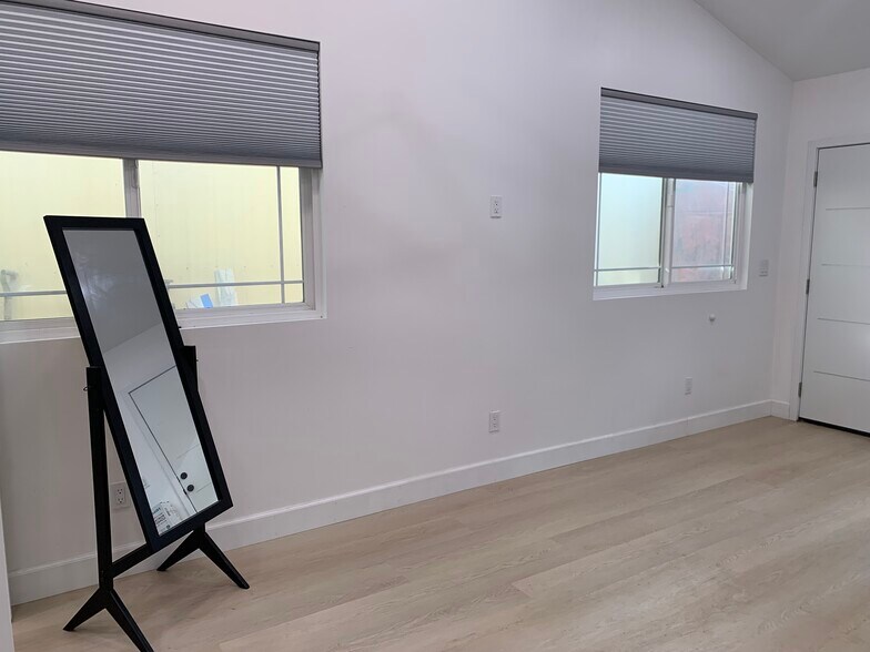 Building Photo - 17351 Bullock St