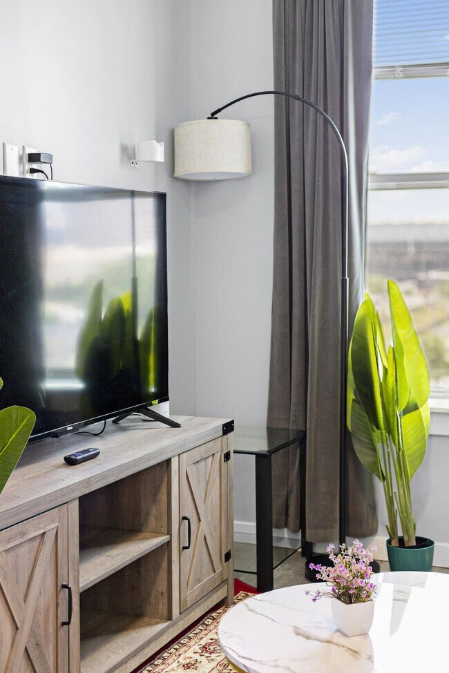 Building Photo - 95 Broadway-SI ID1240348P