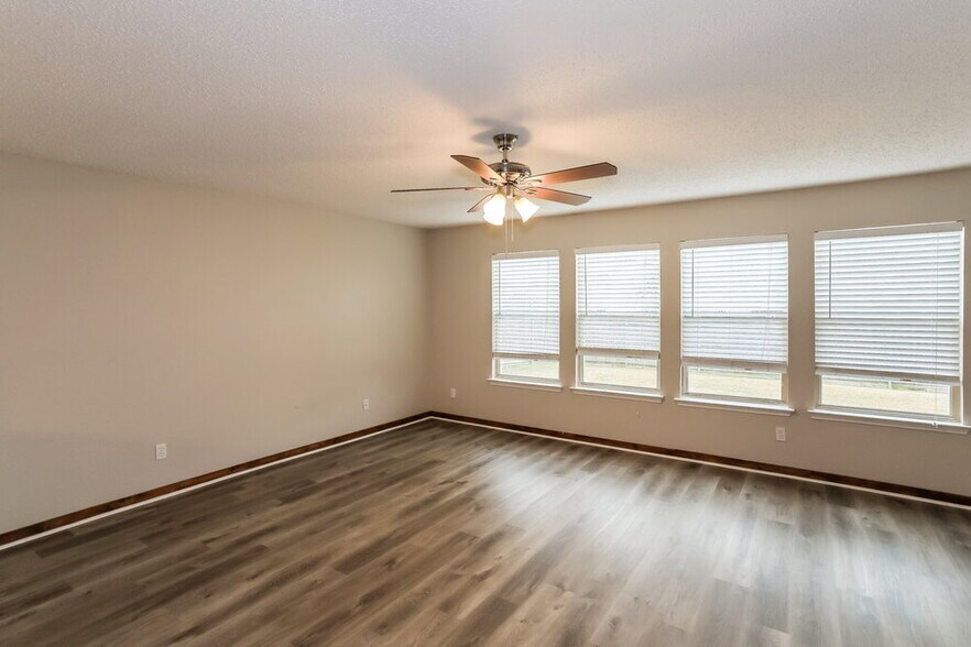 Building Photo - 10173 Chapel Springs Trail