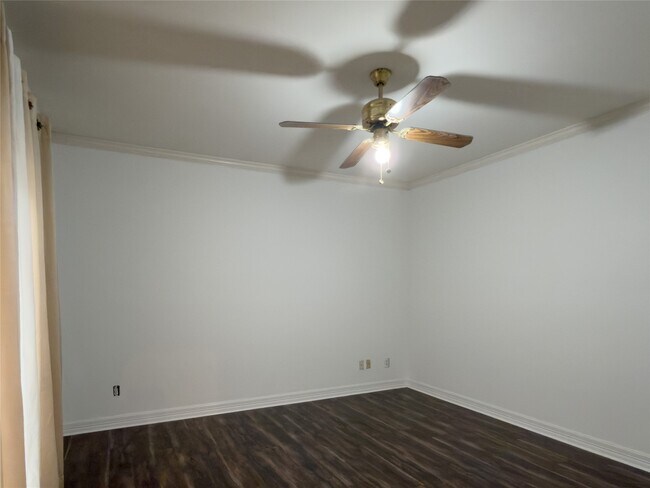 Building Photo - 6500 Harbor Town Dr